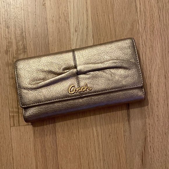 Coach Twist Metallic Wallet - Picture 1 of 7